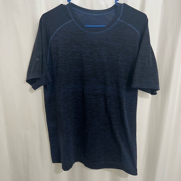 Lululemon Metal Vent T Shirt Navy Blue Large EUC - Picture 1 of 3